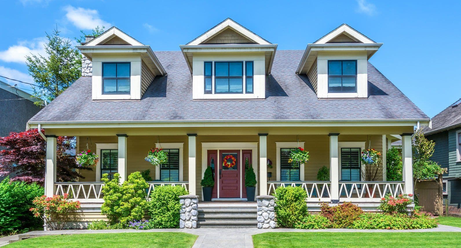 siding-Luxury-house-on-a-sunny-day-84075530-e1583847822260 (3).jpg